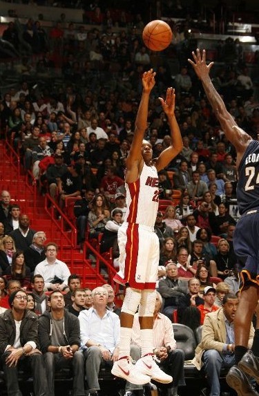 比赛中吸引 比赛中吸引