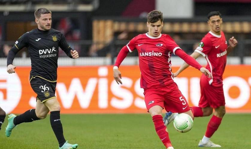 借其出色的 借其出色的